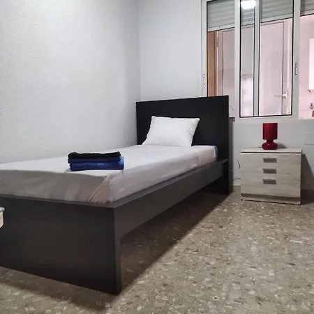 Homestay P-3- комната в квартире для 1 человека в центре *