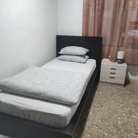 P-3- комната в квартире для 1 человека в центре Homestay *